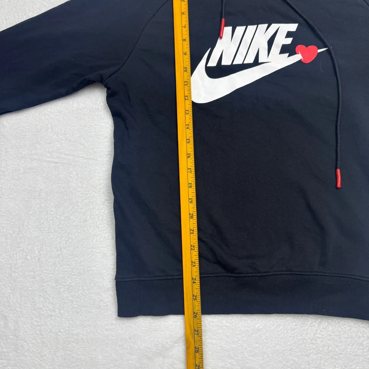 Nike Heart Swoosh Pullover Hoodie – Navy