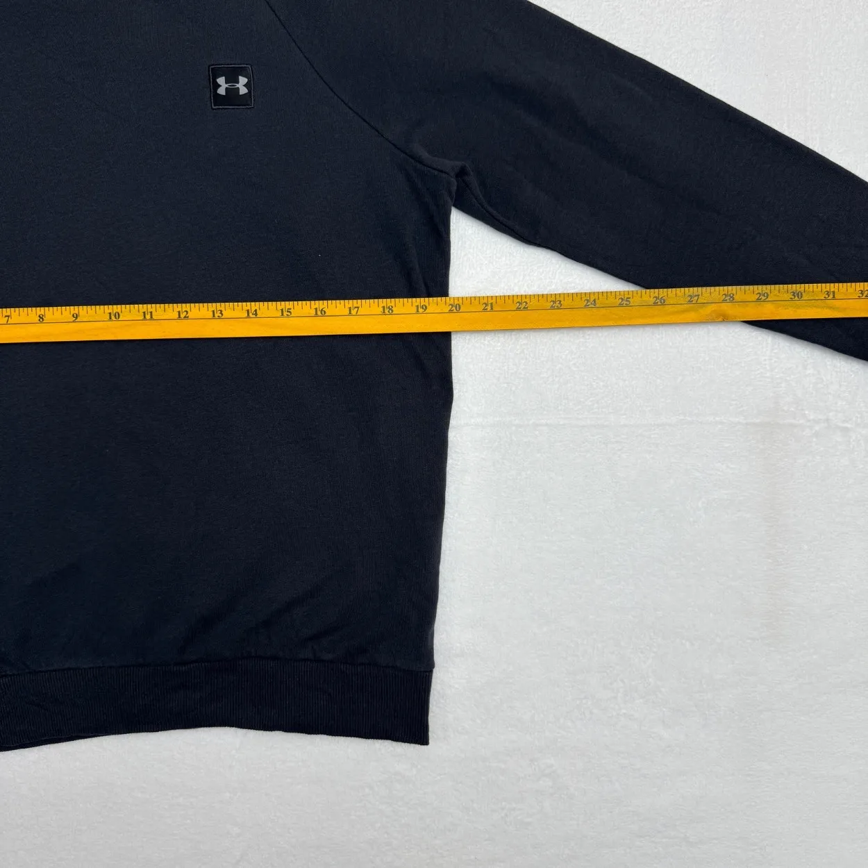 Under Armour Essential Crewneck Sweatshirt – Black