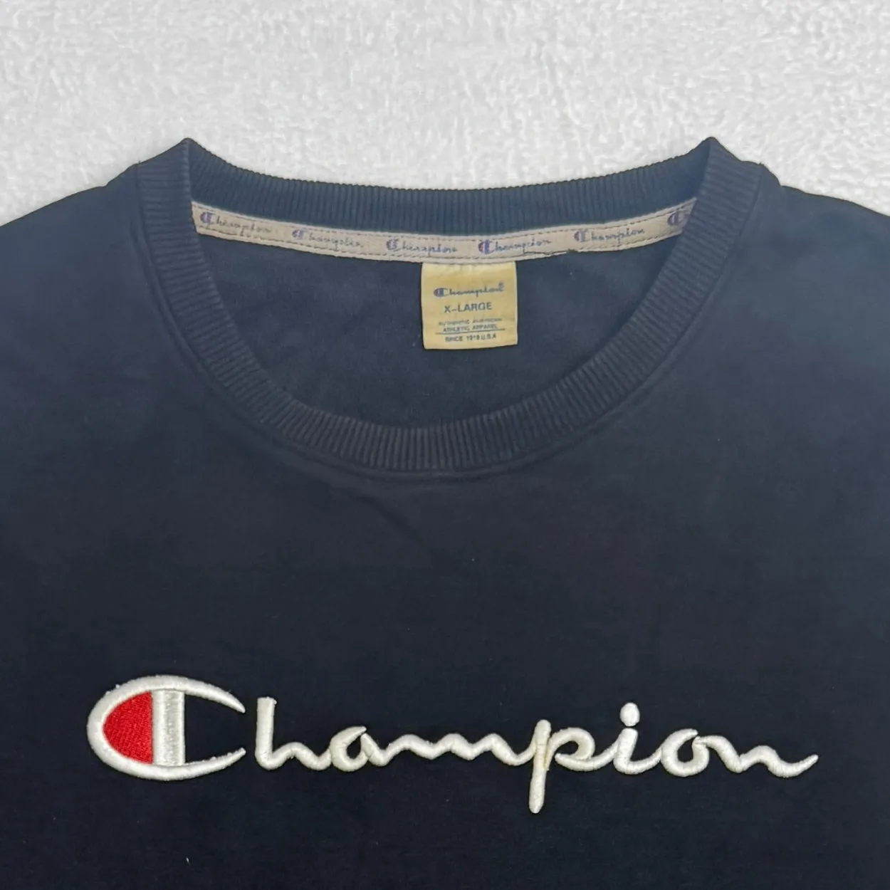 Champion Script Logo Crewneck Sweatshirt – Navy