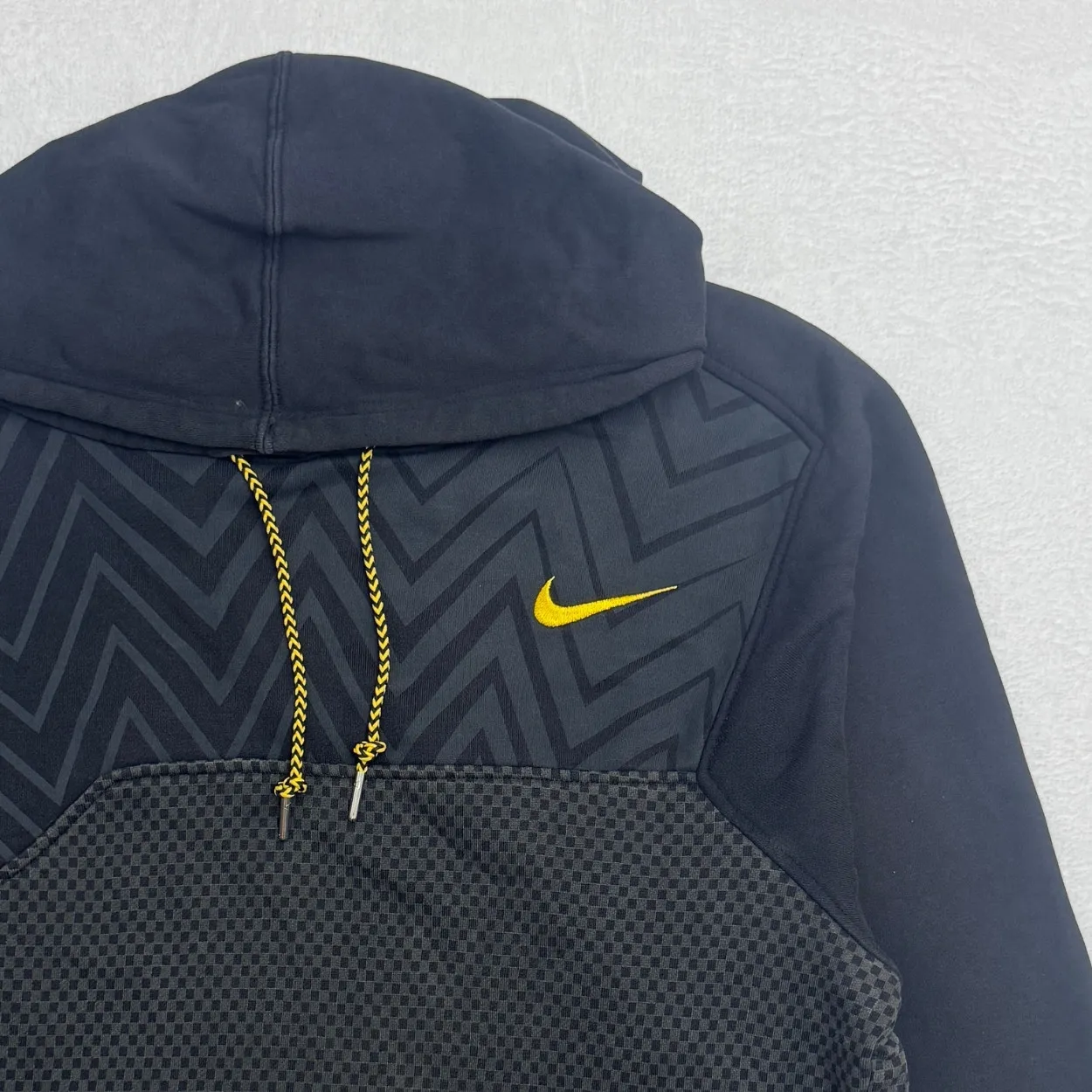 Nike Signature Mesh Panel Pullover Hoodie – Black